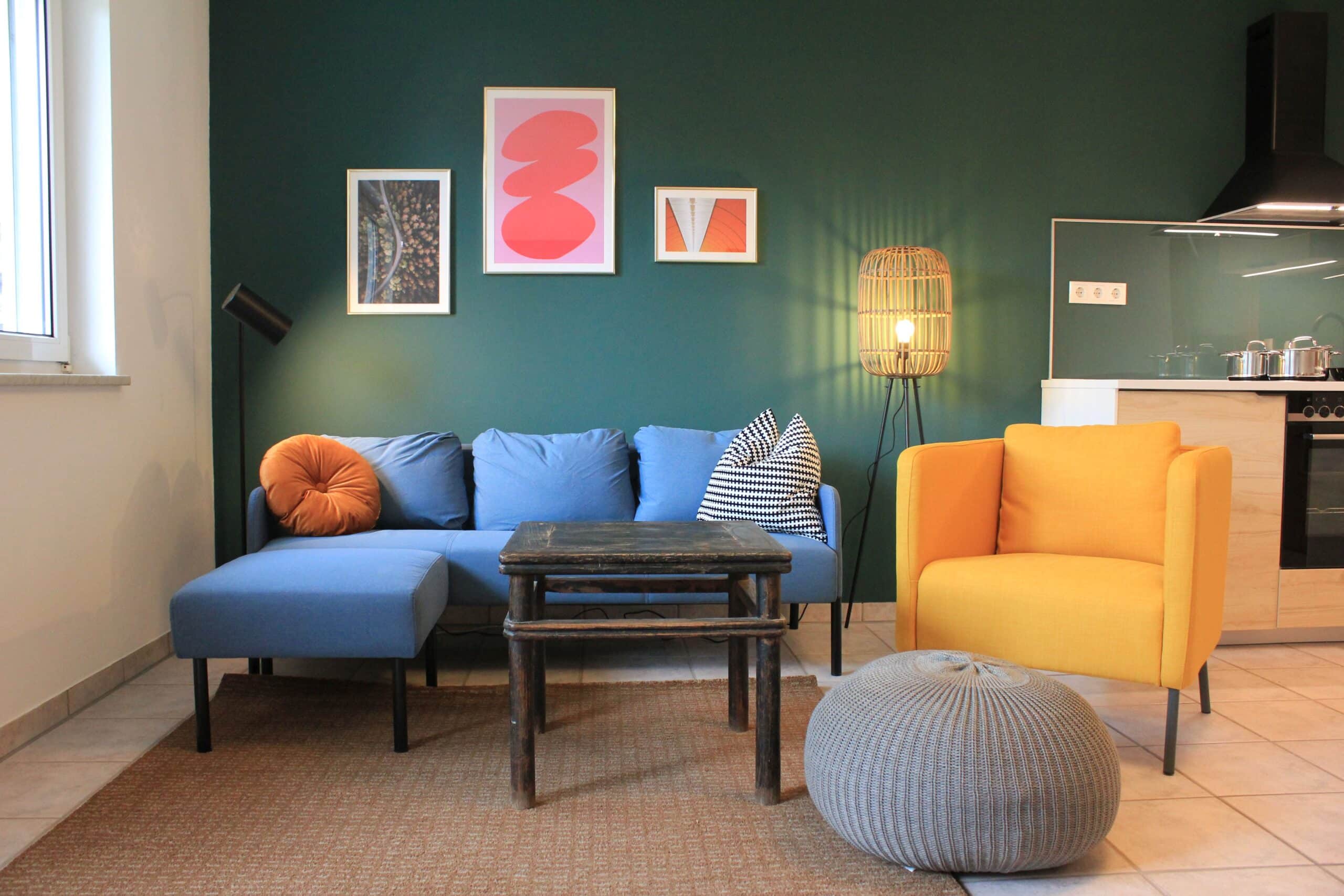 Wohnzimmer der Ferienwohnung Möbliert Wohnen Munich Airport Business Park in München